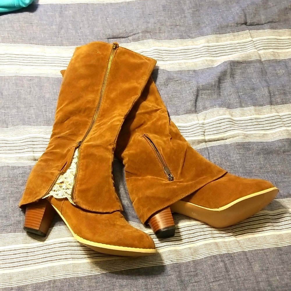 NW Brown Boots with Lace Accent